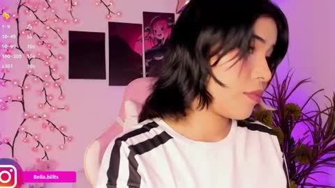 Bella online show from 06-20-26, 01:47