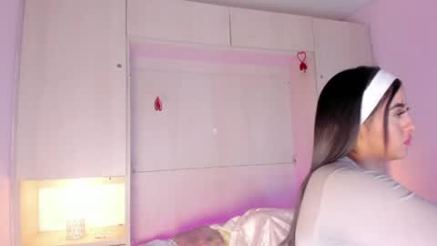 Snapshot of bellabroocks chatting on 04-30-26, 08:04 Bella online show from 04-30-26, 08:04