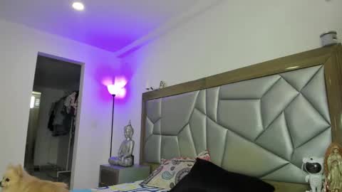carolain vinasco online show from 02-27-25, 08:42