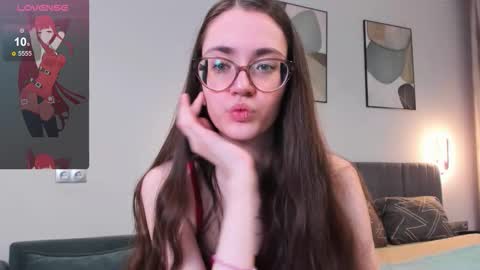 Snapshot of bellacatlovesmeat chatting on 10-25-25, 06:35 BellaCatLovesMeat online show from 10-25-25, 06:35