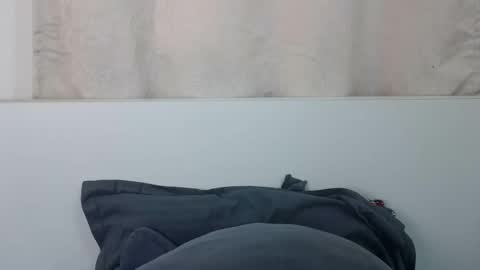 bellacrystall online show from 11-24-25, 06:02