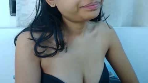 bellacrystall online show from 03-01-26, 04:25