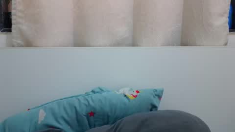 bellacrystall online show from 03-23-26, 06:39