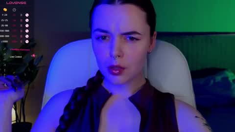 belladevile_ online show from 10-05-25, 07:28