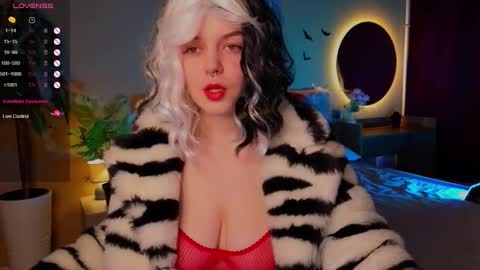 belladevile_ online show from 10-25-25, 08:00