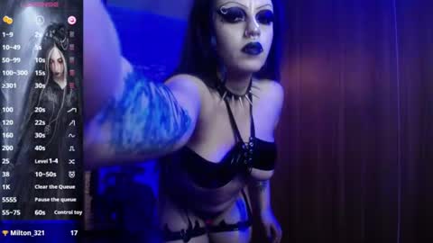Snapshot of belladona_trix chatting on 06-10-26, 08:19 belladona_trix online show from 06-10-26, 08:19
