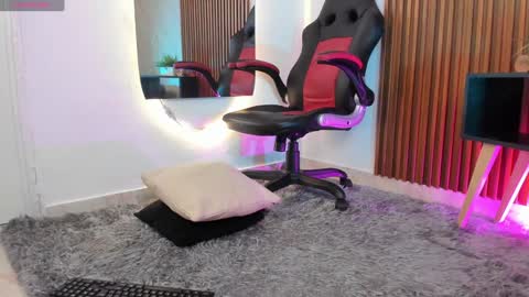Snapshot of belladuboiss_ chatting on 01-10-25, 03:37 belladuboiss_ online show from 01-10-25, 03:37