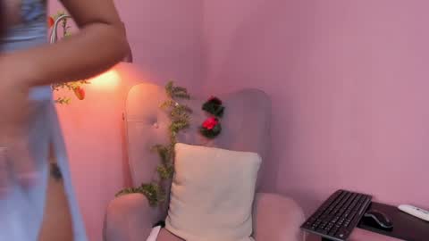 Snapshot of belladuboiss_ chatting on 02-06-25, 12:59 belladuboiss_ online show from 02-06-25, 12:59
