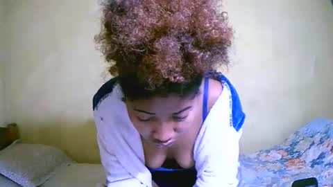 bellaena online show from 10-11-25, 12:10