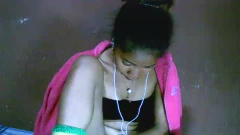 Snapshot of bellaena chatting on 11-16-25, 01:55 bellaena online show from 11-16-25, 01:55