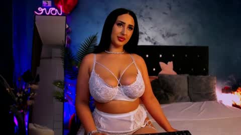 Bella online show from 03-30-26, 05:25