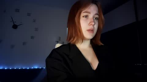 Snapshot of bellahoneyy_ chatting on 06-06-26, 08:02 Bella online show from 06-06-26, 08:02
