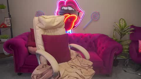 Bella online show from 03-25-26, 03:29