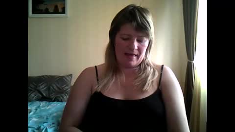 bellalove335 online show from 01-03-25, 08:00