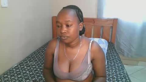 Snapshot of bellalure33 chatting on 10-27-25, 11:58 Bella online show from 10-27-25, 11:58