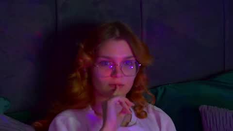 BellaMarebelle online show from 10-10-25, 04:33