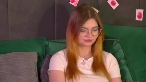 BellaMarebelle online show from 02-16-26, 05:42