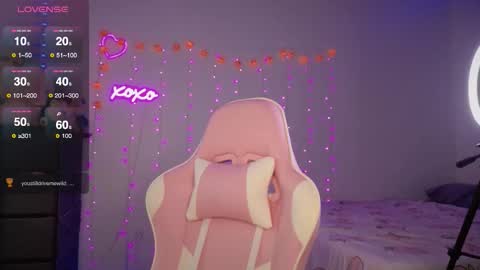 Bella Monroe online show from 10-14-25, 04:02