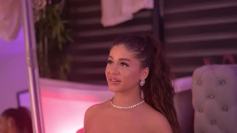 Bella online show from 12-13-25, 07:53