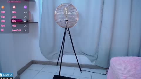   online show from 03-12-25, 07:49