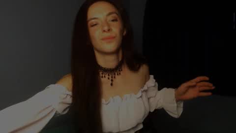 bellaqueen0701 online show from 02-09-25, 05:29