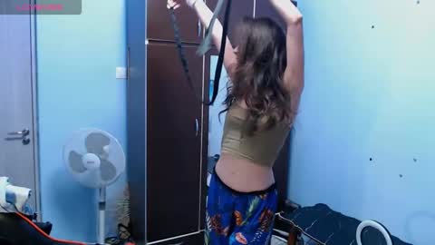 bellaqueen0701 online show from 09-18-25, 01:02