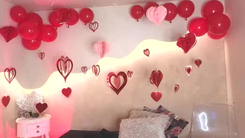 Snapshot of bellarooux chatting on 02-14-26, 12:35 bellarooux online show from 02-14-26, 12:35