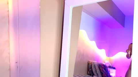 Snapshot of bellarooux chatting on 03-24-26, 12:10 bellarooux online show from 03-24-26, 12:10