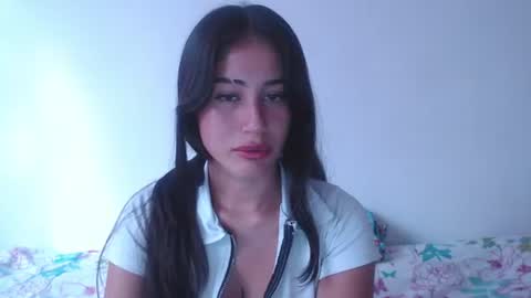 Snapshot of bellaroses__ chatting on 07-21-26, 08:33 Bella online show from 07-21-26, 08:33