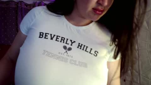 Snapshot of bellarousxx chatting on 12-21-24, 05:58 Sofia online show from 12-21-24, 05:58