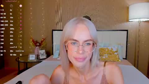 Bella online show from 06-22-26, 03:25