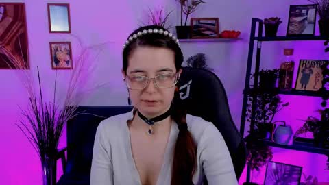Snapshot of bellatrixllestrange chatting on 01-10-25, 05:13 Bella. Ntmu online show from 01-10-25, 05:13
