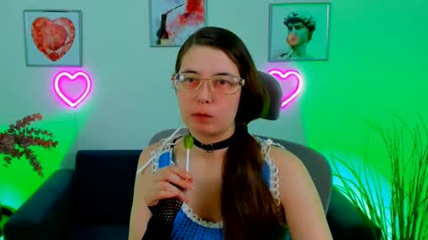 Snapshot of bellatrixllestrange chatting on 01-17-25, 11:29 Bella. Ntmu online show from 01-17-25, 11:29