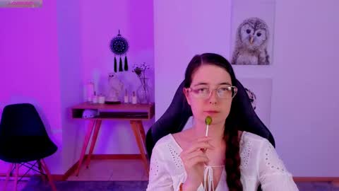 Snapshot of bellatrixllestrange chatting on 02-18-25, 11:30 Bella. Ntmu online show from 02-18-25, 11:30