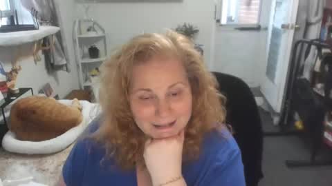 Snapshot of bellavoca chatting on 10-12-25, 12:15 Bellavoca online show from 10-12-25, 12:15