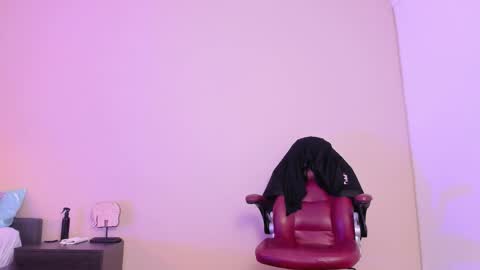 Bella Wild online show from 03-17-26, 12:08