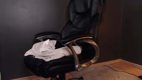 Snapshot of belle__art chatting on 01-12-25, 08:03 Belle online show from 01-12-25, 08:03