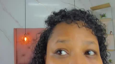 Snapshot of belle_brunette chatting on 02-12-26, 11:27 belle online show from 02-12-26, 11:27