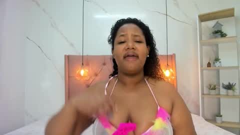 Snapshot of belle_brunette chatting on 03-15-26, 01:17 belle online show from 03-15-26, 01:17