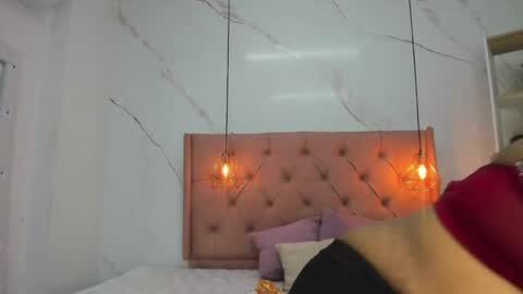 Snapshot of belle_brunette chatting on 03-27-26, 11:43 belle online show from 03-27-26, 11:43