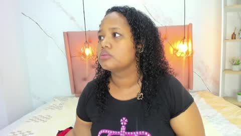 Snapshot of belle_brunette chatting on 04-01-26, 11:44 belle online show from 04-01-26, 11:44