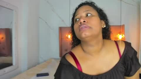 Snapshot of belle_brunette chatting on 04-04-26, 11:51 belle online show from 04-04-26, 11:51