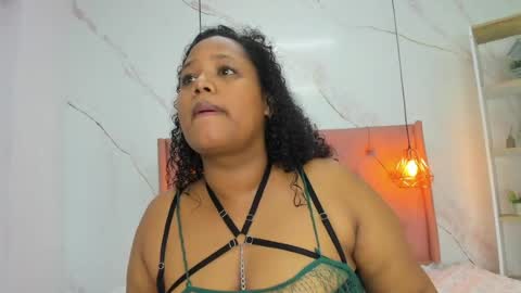 Snapshot of belle_brunette chatting on 04-18-26, 12:53 belle online show from 04-18-26, 12:53
