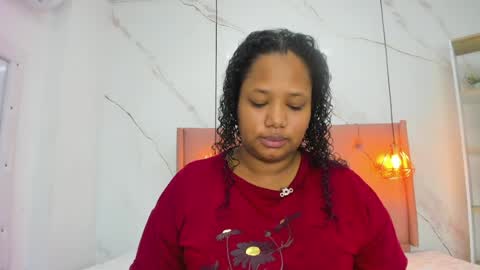 Snapshot of belle_brunette chatting on 04-21-26, 12:00 belle online show from 04-21-26, 12:00
