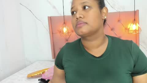 Snapshot of belle_brunette chatting on 05-07-26, 11:59 belle online show from 05-07-26, 11:59