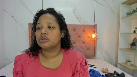 Snapshot of belle_brunette chatting on 05-12-26, 12:02 belle online show from 05-12-26, 12:02