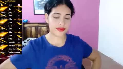 Snapshot of belle_katty000 chatting on 11-14-25, 11:46 SOFIA online show from 11-14-25, 11:46