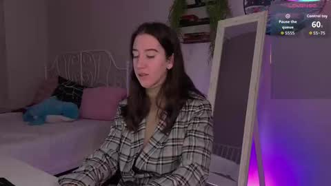 Bella online show from 10-17-25, 03:47