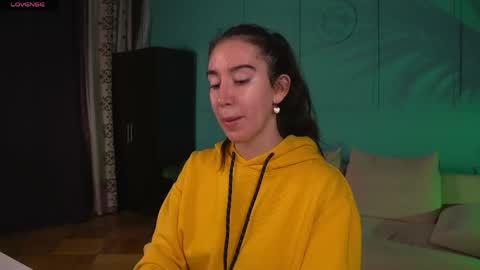 Bella online show from 04-17-26, 03:37