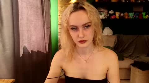 Belle online show from 09-14-25, 06:23